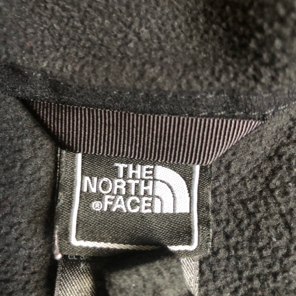 ✨3/12 - donating✨ The North Face black fleece zip up - Picture 3 of 6